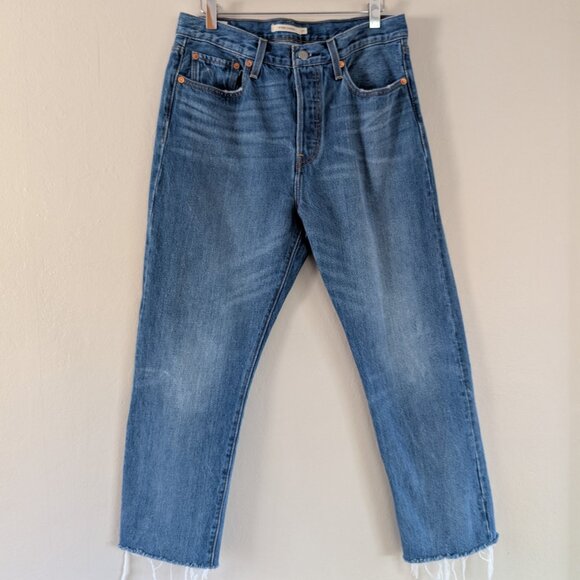 Levi's Wedgie Straight‎ Jeans Size 31 - Medium Wash with Raw Hem - Straight Leg - Picture 1 of 12